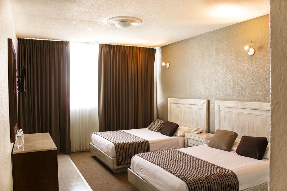 Hotel El Monte Salamanca Esterno foto