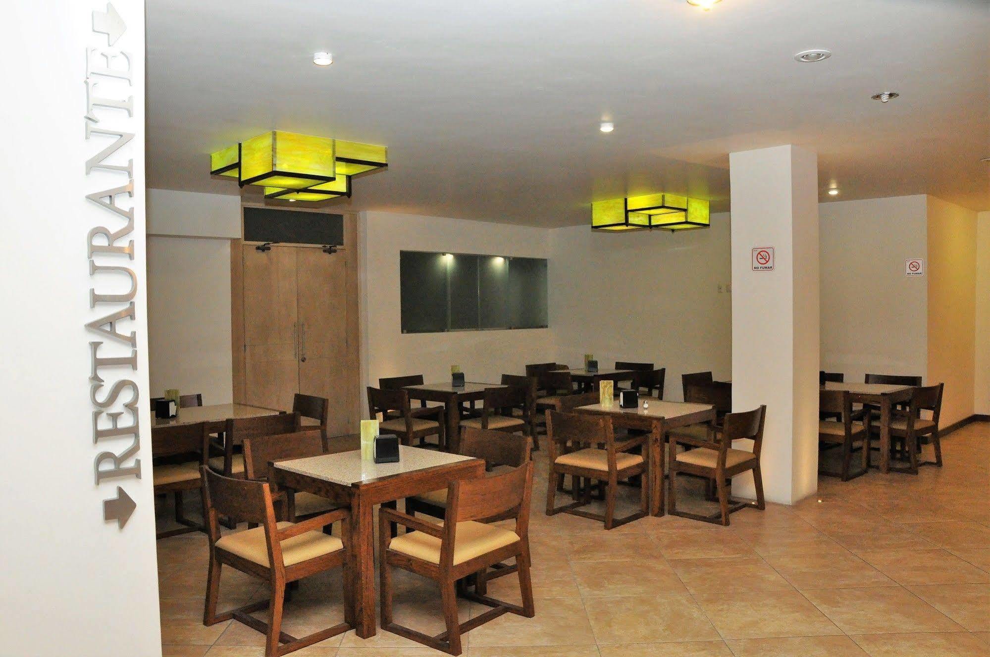 Hotel El Monte Salamanca Esterno foto